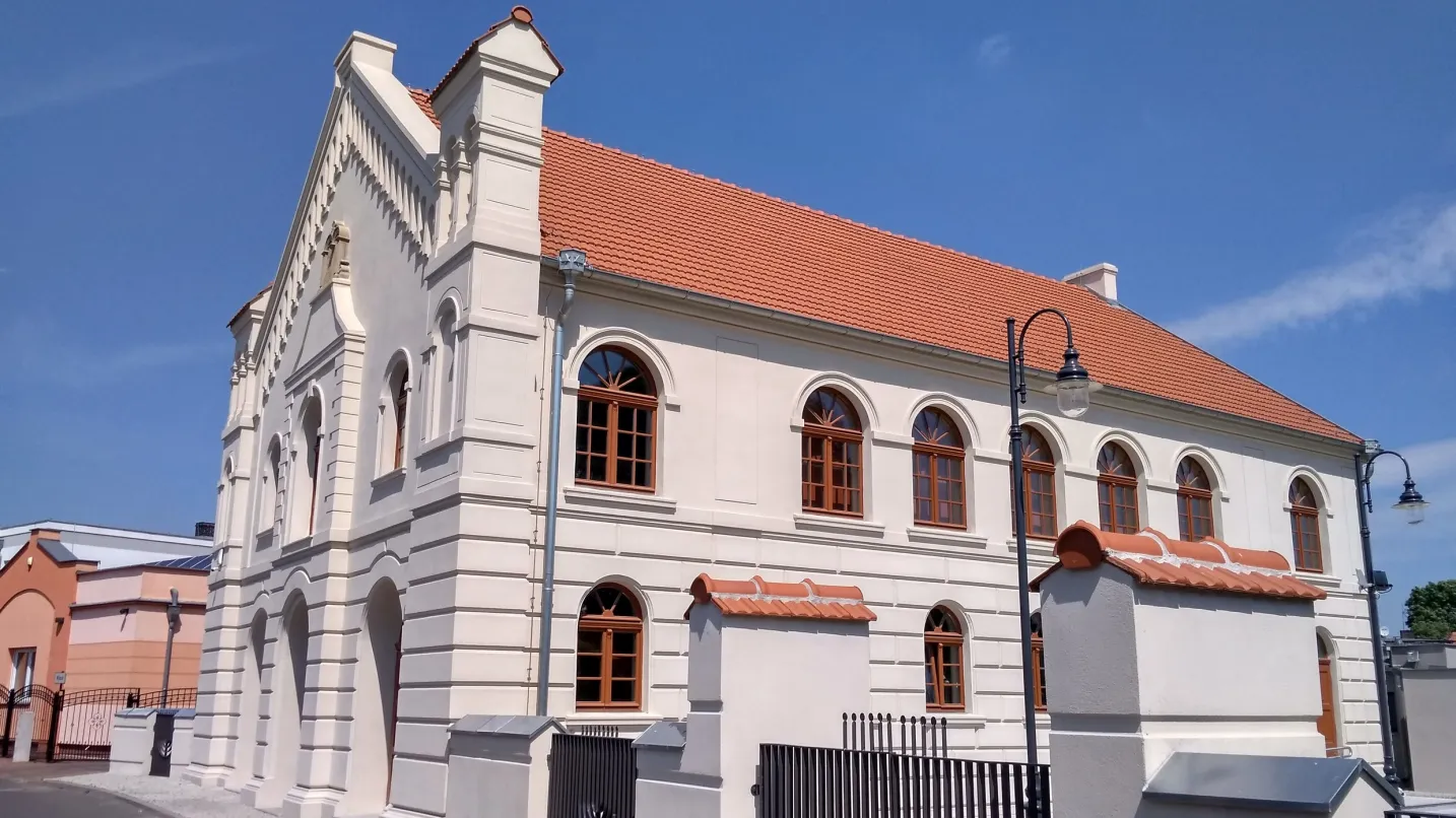Główny obrazekTown cultural centre - the former synagogue in Buk